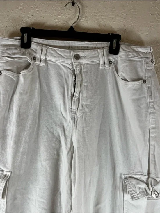 American Eagle Dreamy Drape Stretch Super High Waisted Cargo Baggy Wide Leg Jean - Picture 4 of 15